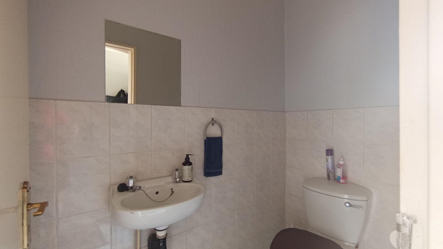 2 Bedroom Property for Sale in Vorna Valley Gauteng