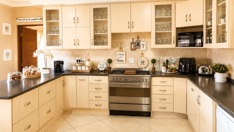 7 Bedroom Property for Sale in Haakdoring Laagte Ah Gauteng