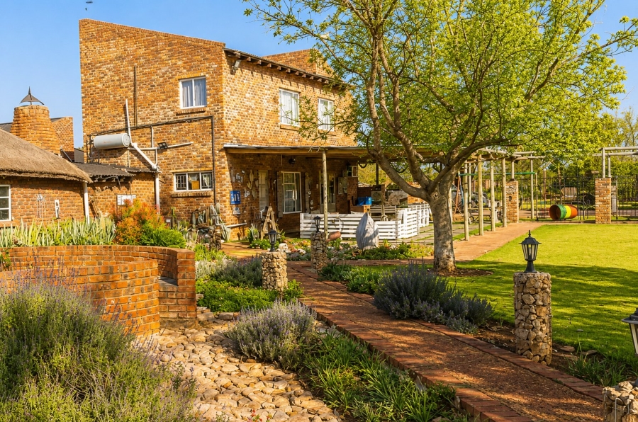7 Bedroom Property for Sale in Haakdoring Laagte Ah Gauteng