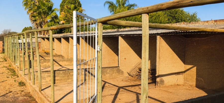 7 Bedroom Property for Sale in Haakdoring Laagte Ah Gauteng