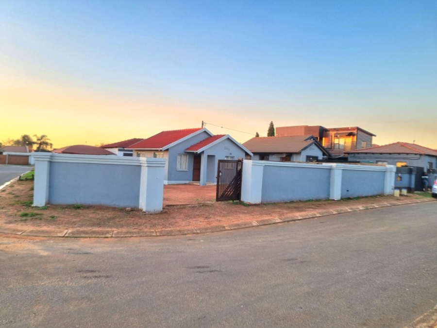 2 Bedroom Property for Sale in Dawn Park Gauteng