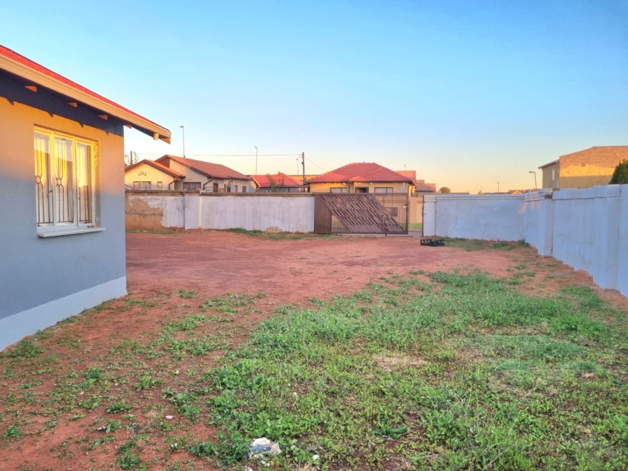 2 Bedroom Property for Sale in Dawn Park Gauteng