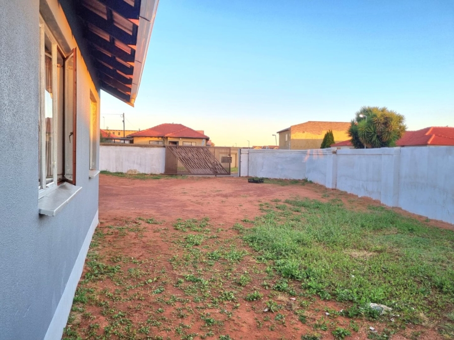 2 Bedroom Property for Sale in Dawn Park Gauteng