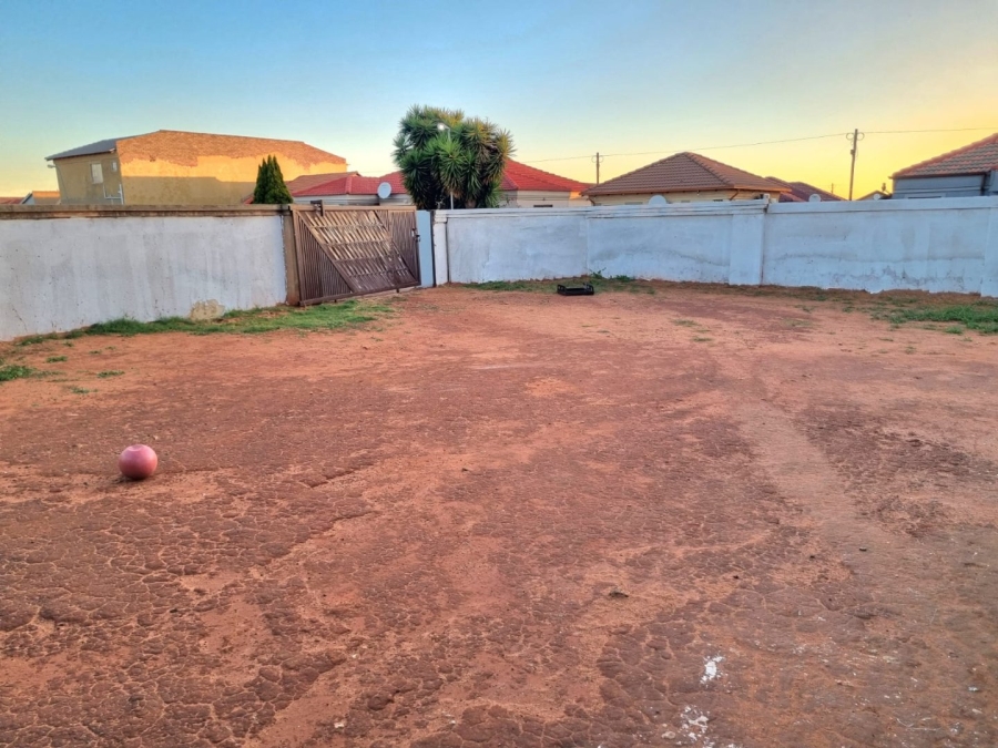 2 Bedroom Property for Sale in Dawn Park Gauteng