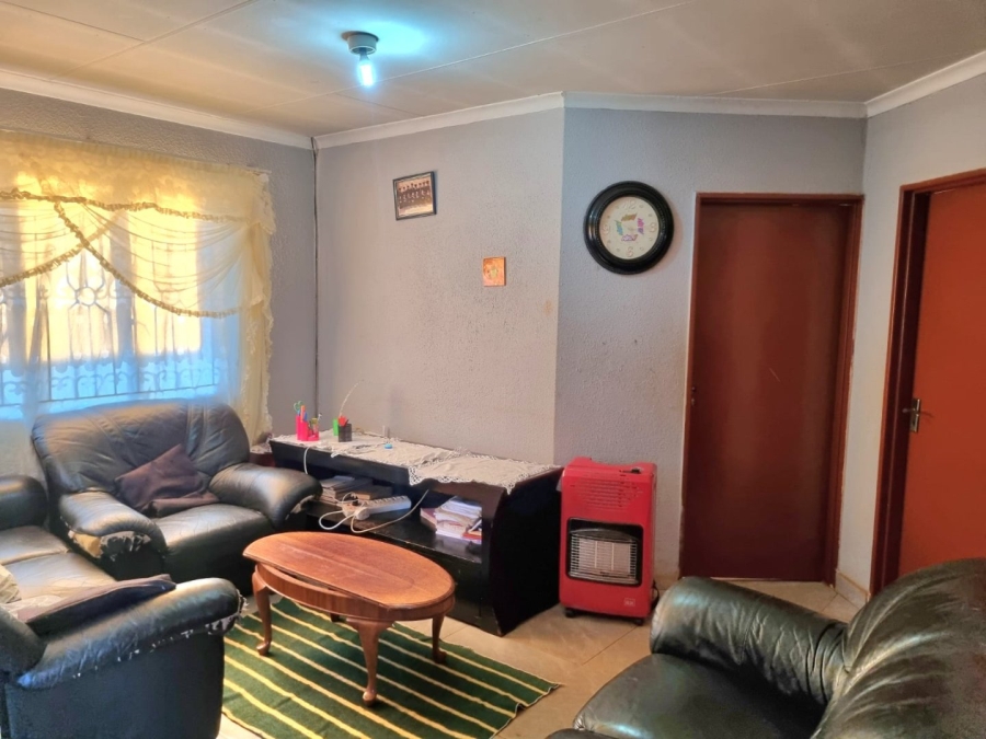 2 Bedroom Property for Sale in Dawn Park Gauteng