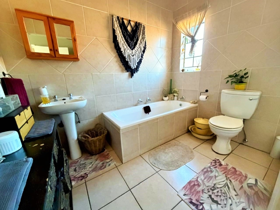 2 Bedroom Property for Sale in Rooihuiskraal North Gauteng