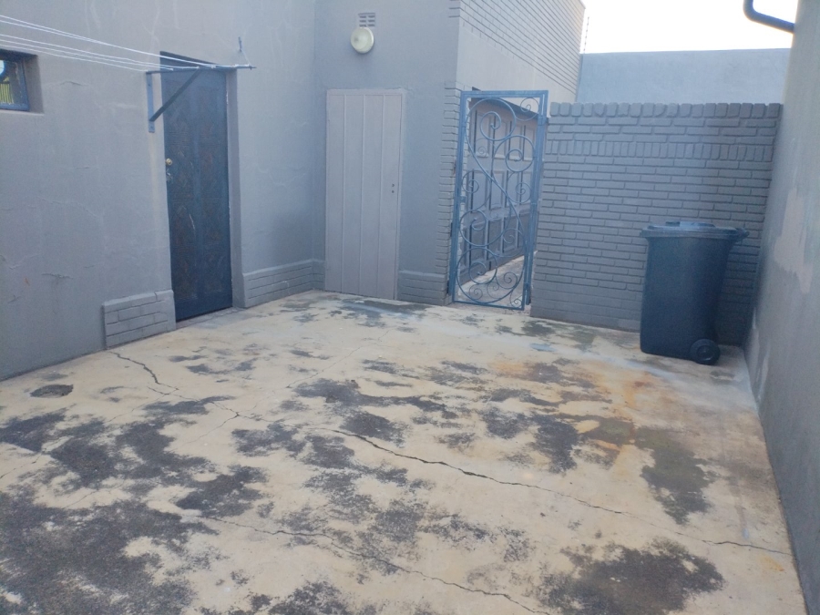 4 Bedroom Property for Sale in Selection Park Gauteng