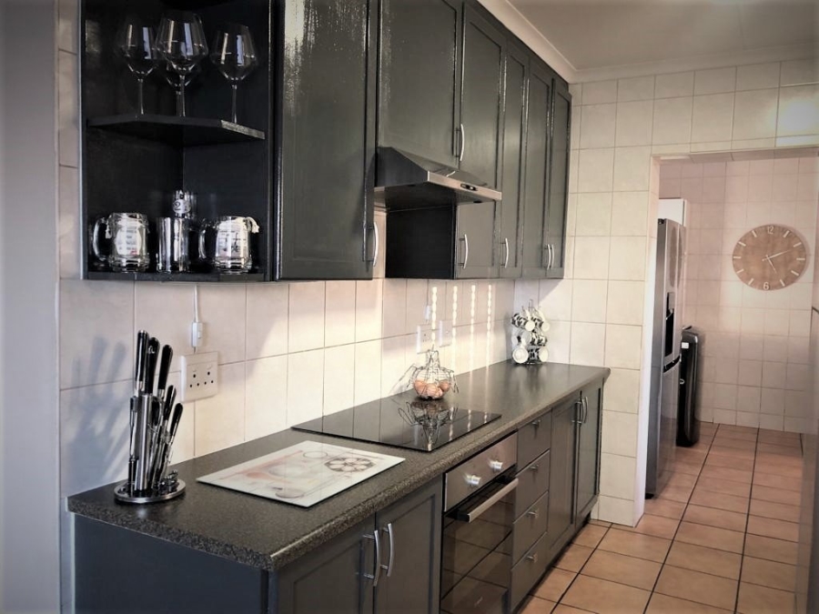 4 Bedroom Property for Sale in Amberfield Gauteng