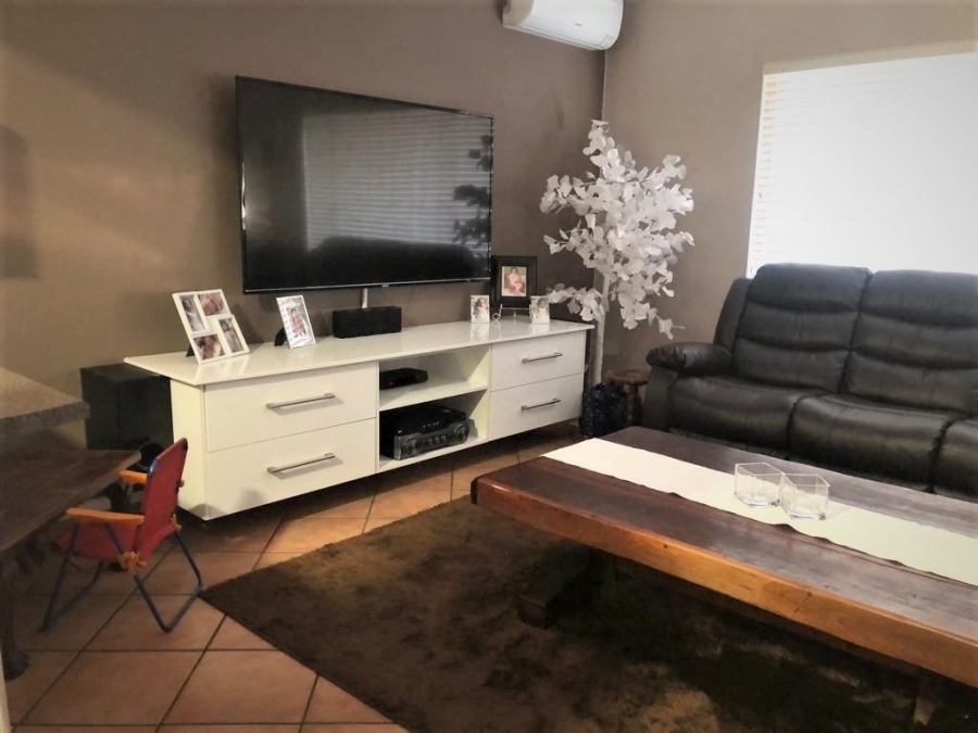 4 Bedroom Property for Sale in Amberfield Gauteng