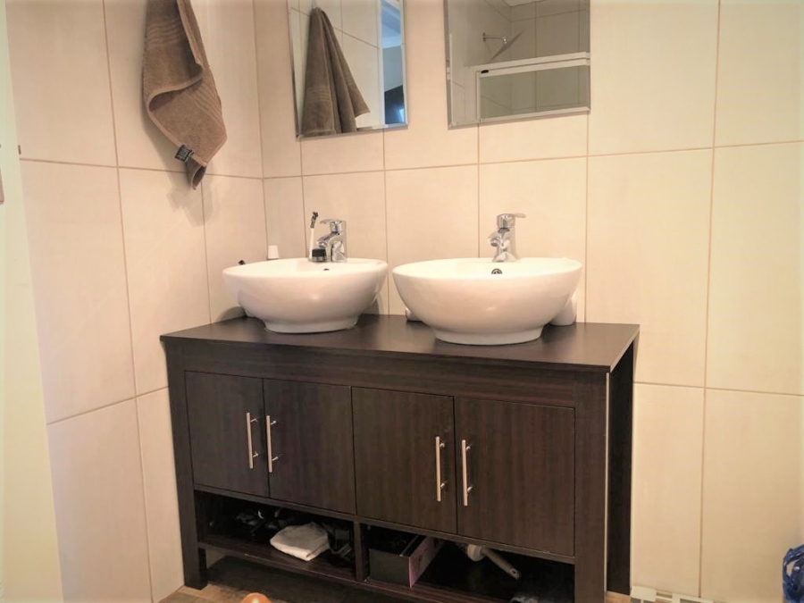4 Bedroom Property for Sale in Amberfield Gauteng