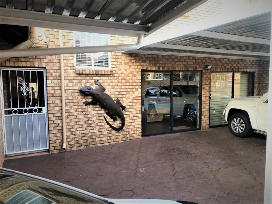 4 Bedroom Property for Sale in Amberfield Gauteng