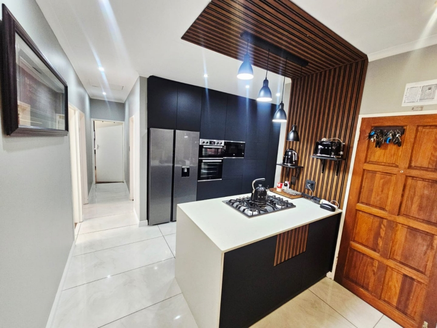 3 Bedroom Property for Sale in Monavoni Gauteng