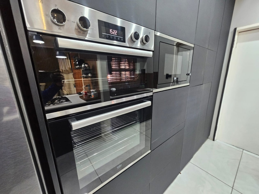 3 Bedroom Property for Sale in Monavoni Gauteng