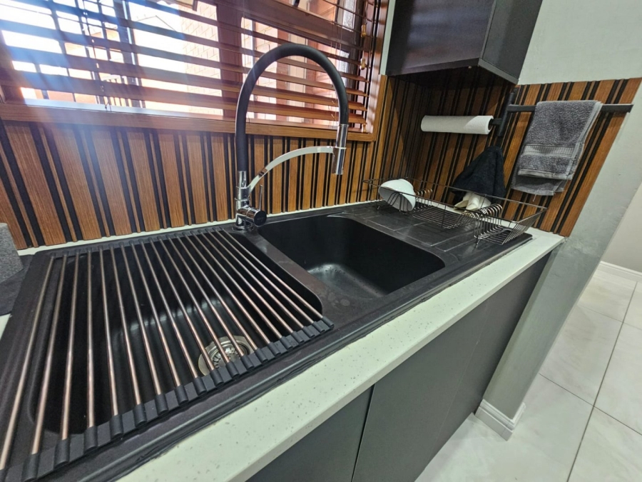 3 Bedroom Property for Sale in Monavoni Gauteng