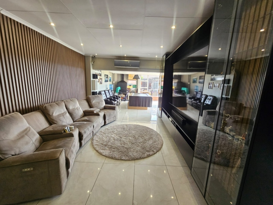 3 Bedroom Property for Sale in Monavoni Gauteng