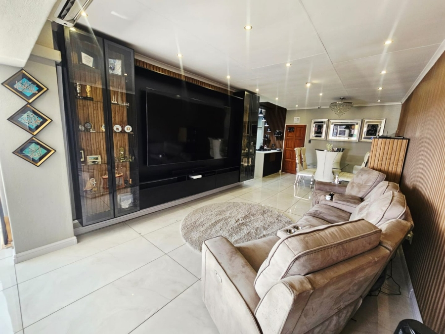 3 Bedroom Property for Sale in Monavoni Gauteng