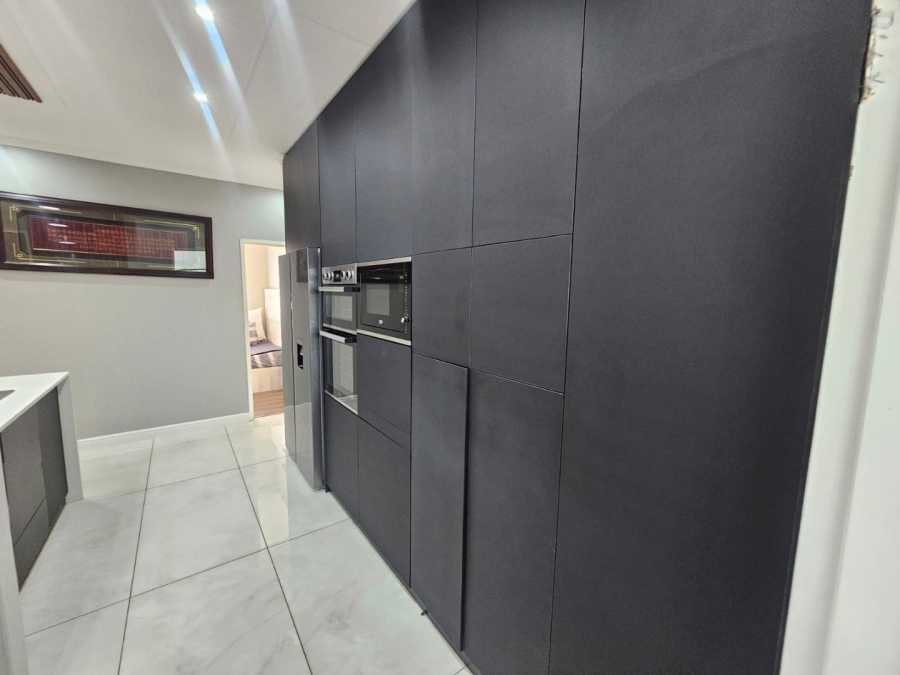 3 Bedroom Property for Sale in Monavoni Gauteng