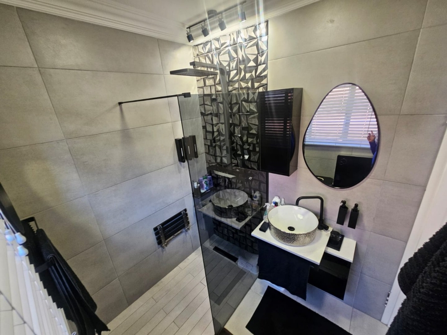 3 Bedroom Property for Sale in Monavoni Gauteng