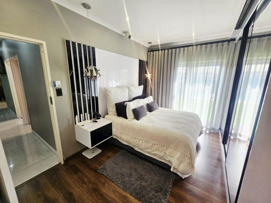3 Bedroom Property for Sale in Monavoni Gauteng