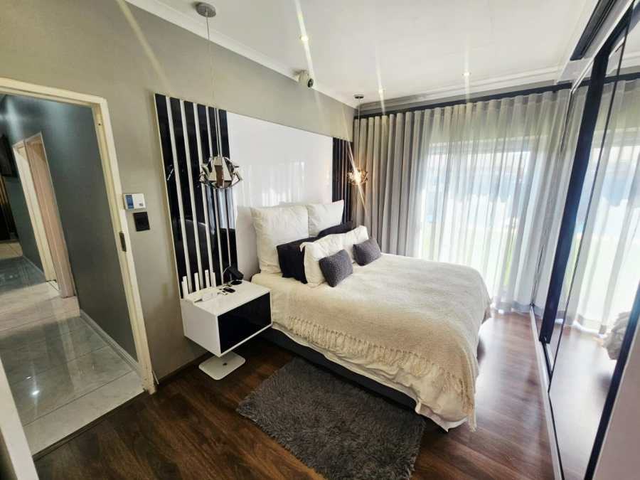 3 Bedroom Property for Sale in Monavoni Gauteng