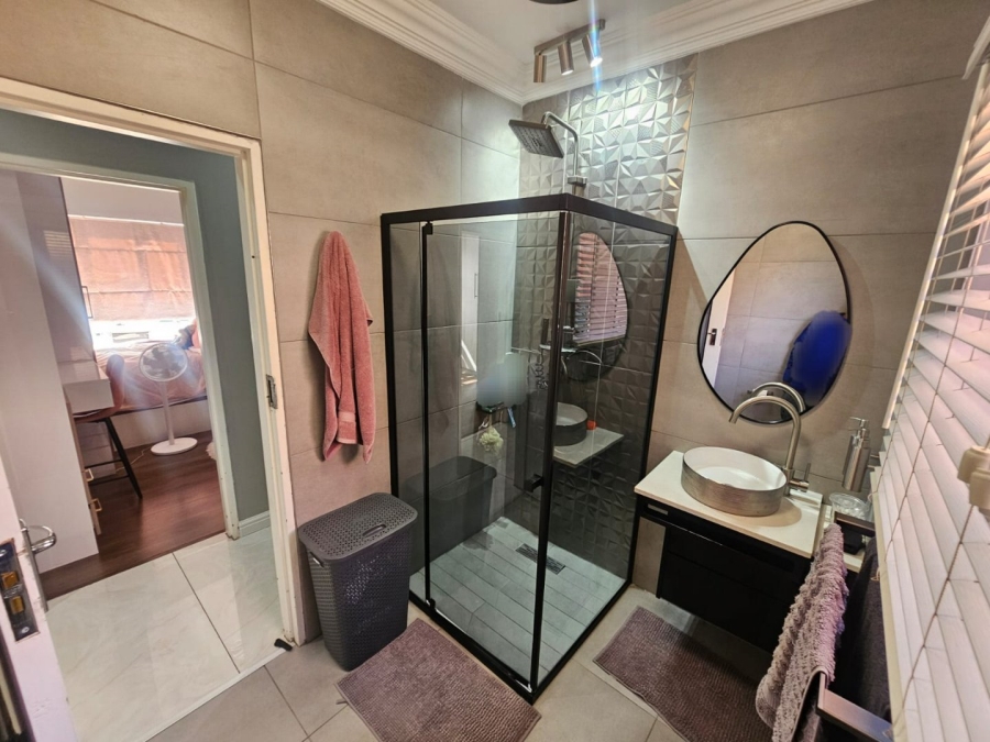 3 Bedroom Property for Sale in Monavoni Gauteng
