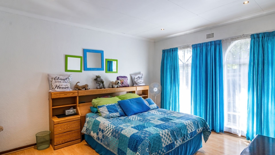 4 Bedroom Property for Sale in Brackenhurst Gauteng