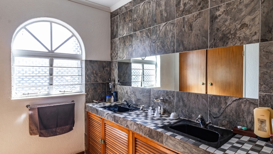 4 Bedroom Property for Sale in Brackenhurst Gauteng
