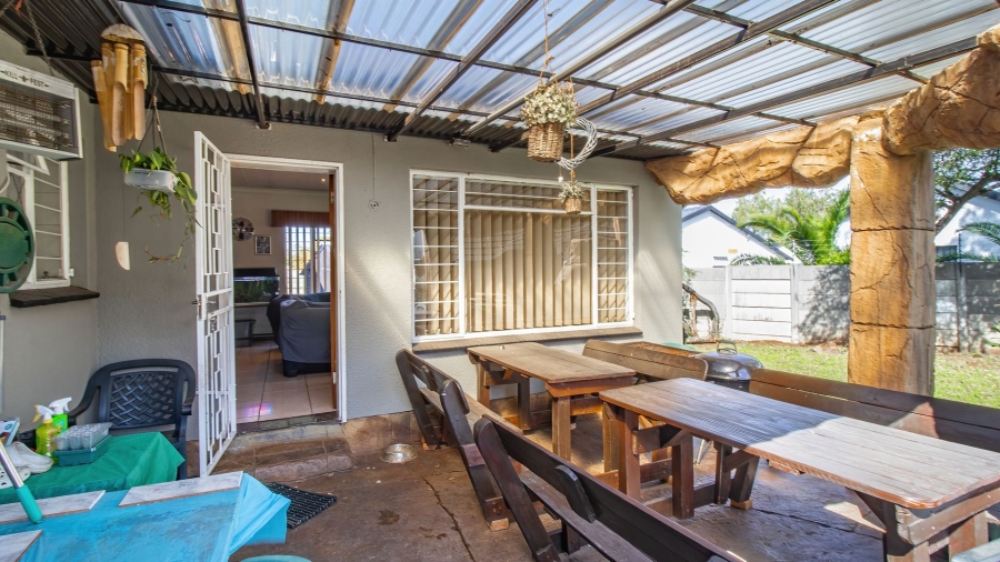 4 Bedroom Property for Sale in Brackenhurst Gauteng