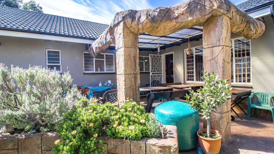 4 Bedroom Property for Sale in Brackenhurst Gauteng