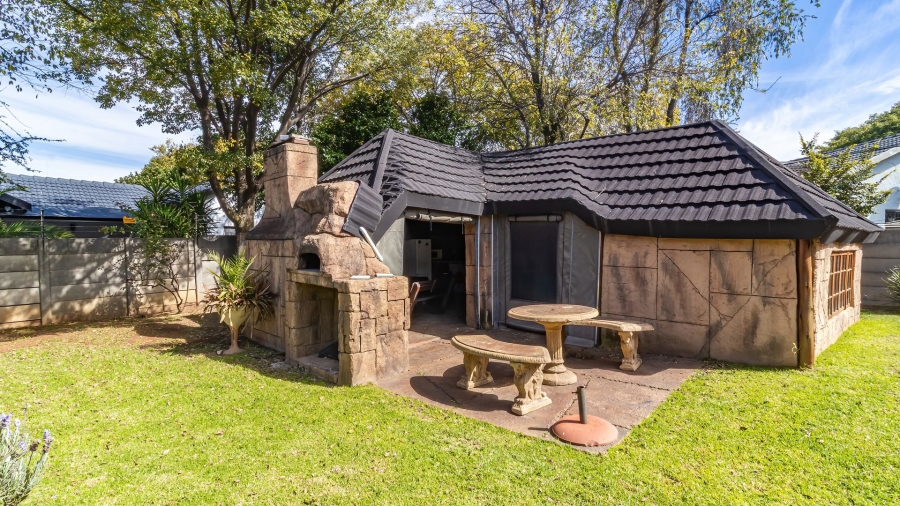 4 Bedroom Property for Sale in Brackenhurst Gauteng