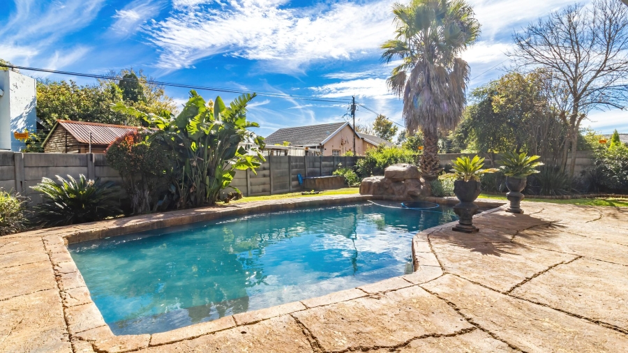 4 Bedroom Property for Sale in Brackenhurst Gauteng