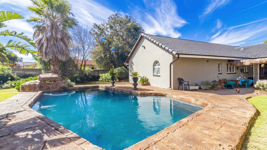 4 Bedroom Property for Sale in Brackenhurst Gauteng