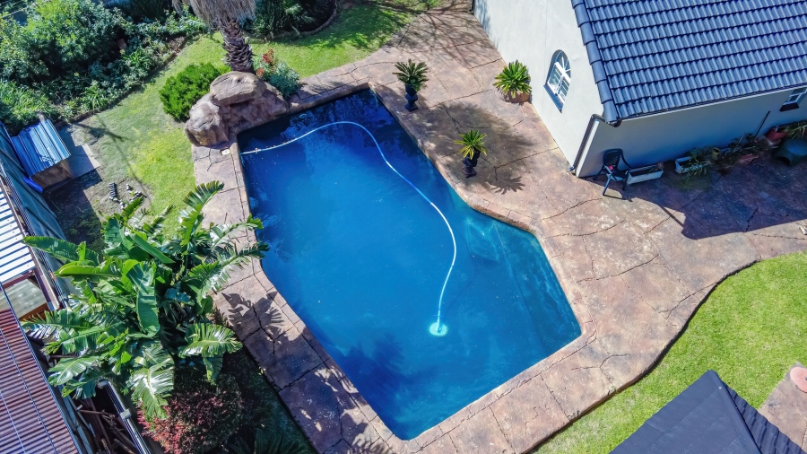4 Bedroom Property for Sale in Brackenhurst Gauteng