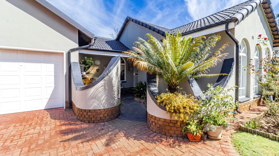 4 Bedroom Property for Sale in Brackenhurst Gauteng