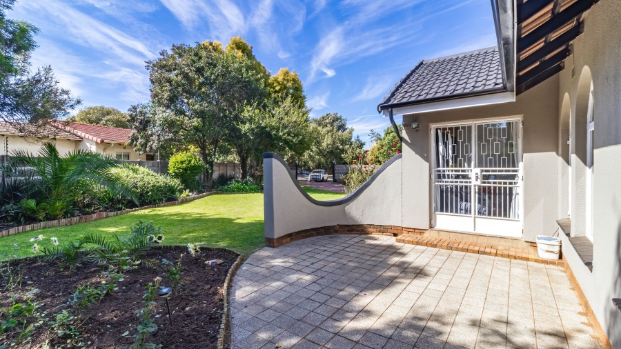4 Bedroom Property for Sale in Brackenhurst Gauteng