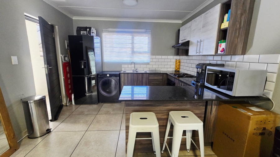 2 Bedroom Property for Sale in Eveleigh Gauteng