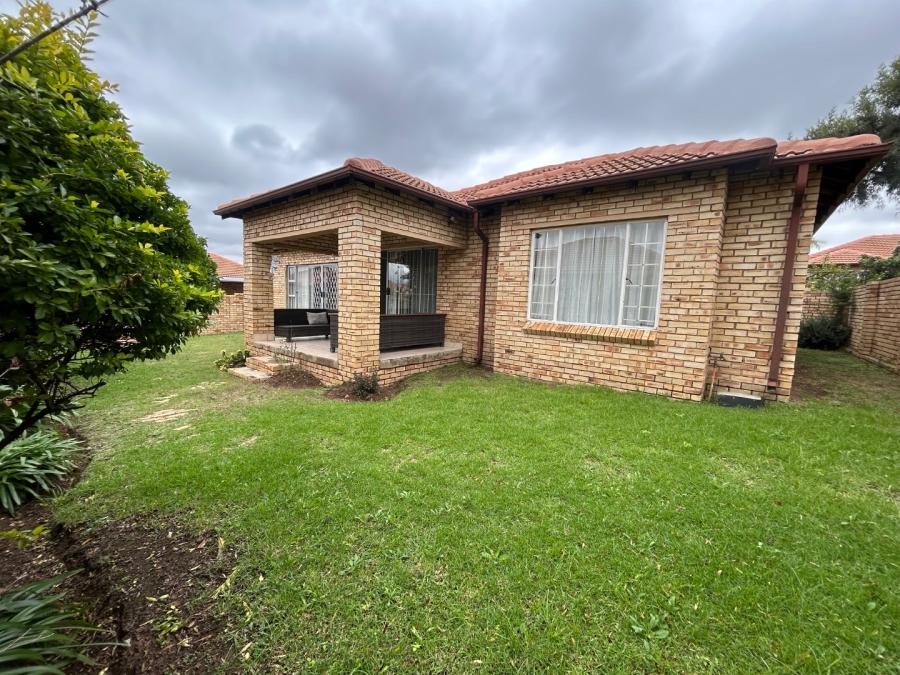 3 Bedroom Property for Sale in Noordwyk Gauteng