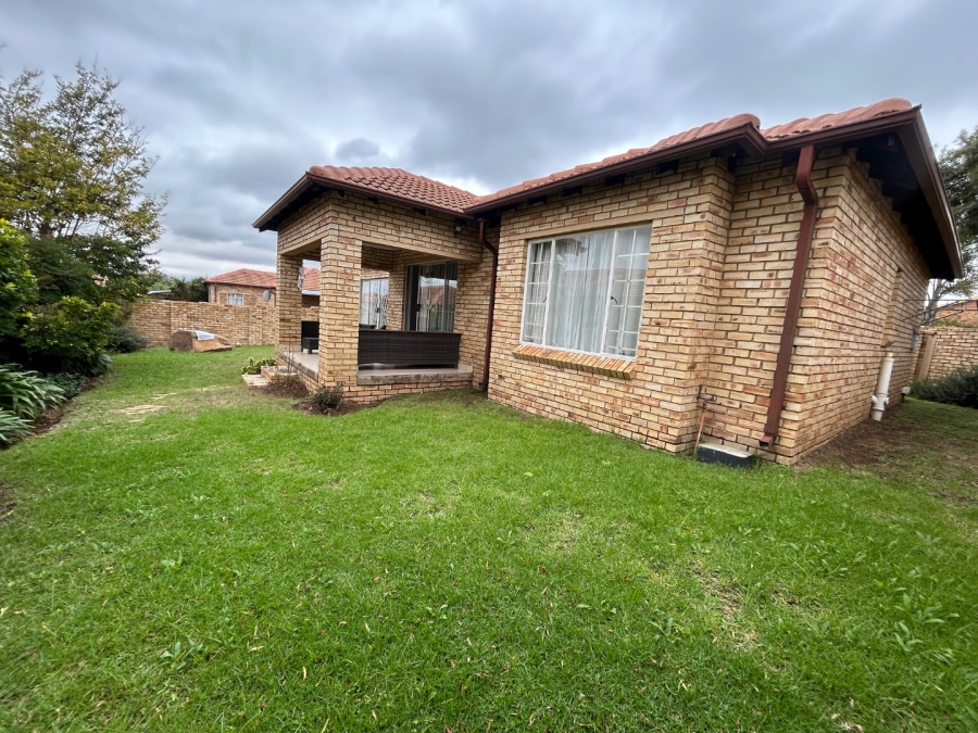 3 Bedroom Property for Sale in Noordwyk Gauteng