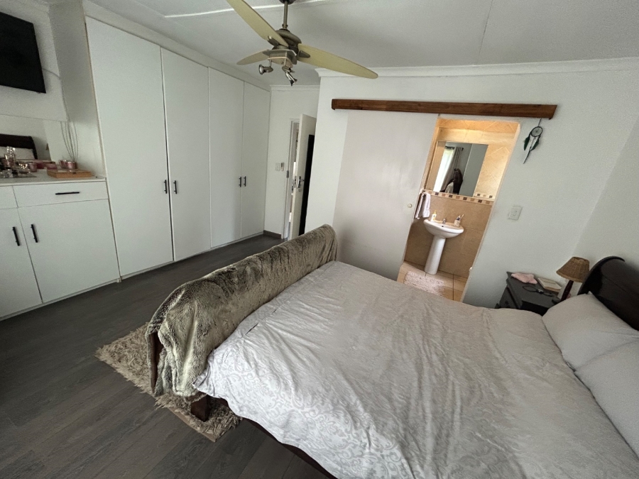 3 Bedroom Property for Sale in Noordwyk Gauteng