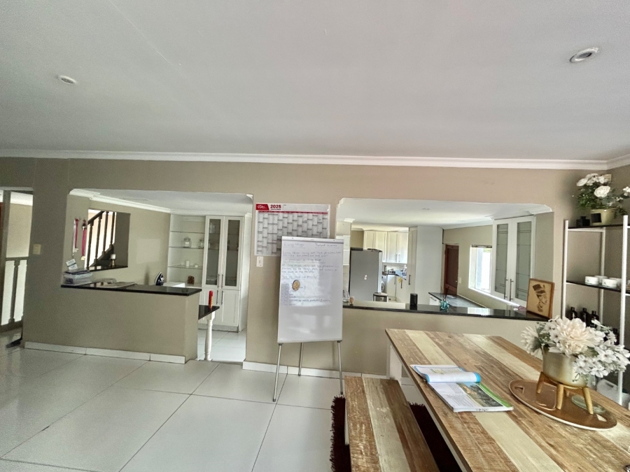 5 Bedroom Property for Sale in Vorna Valley Gauteng