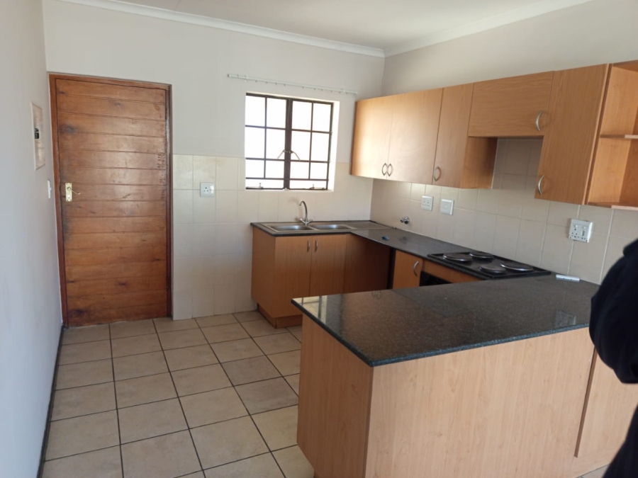2 Bedroom Property for Sale in Grand Central Gauteng