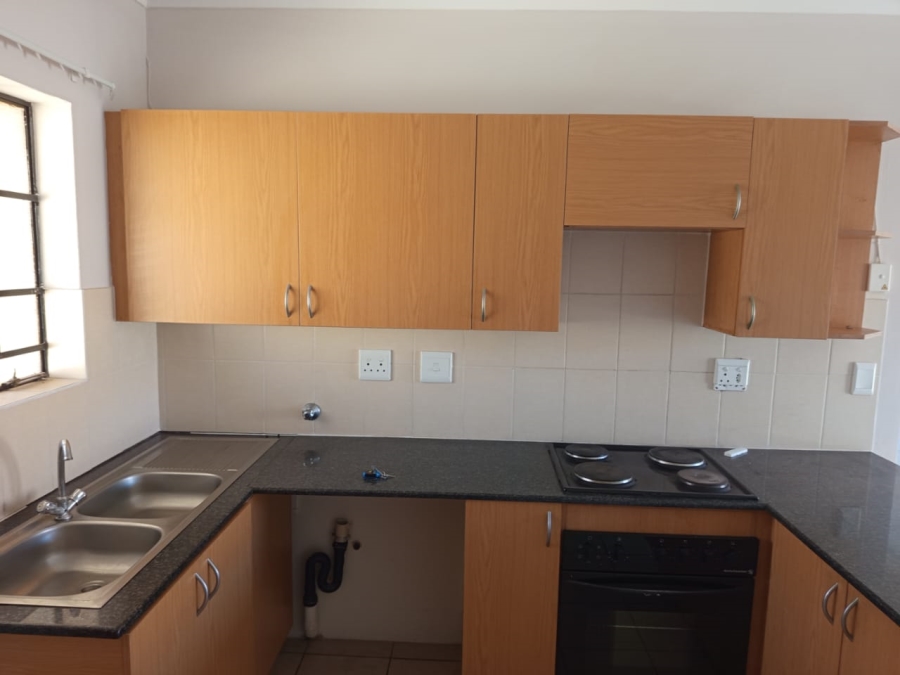 2 Bedroom Property for Sale in Grand Central Gauteng