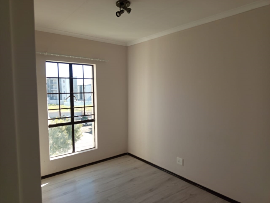 2 Bedroom Property for Sale in Grand Central Gauteng