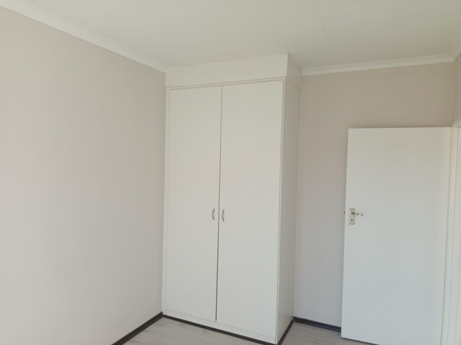 2 Bedroom Property for Sale in Grand Central Gauteng