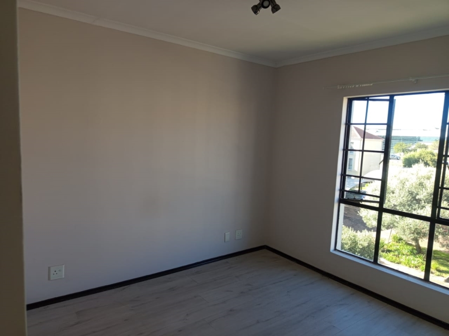 2 Bedroom Property for Sale in Grand Central Gauteng