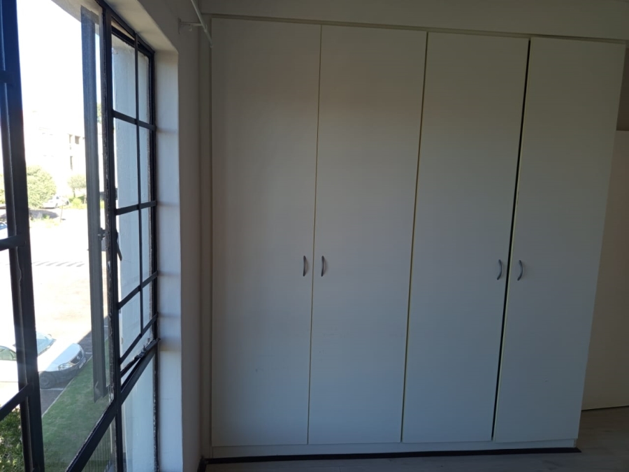 2 Bedroom Property for Sale in Grand Central Gauteng