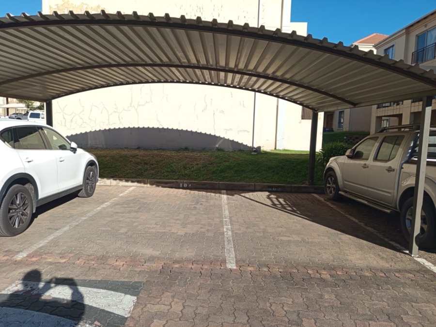 2 Bedroom Property for Sale in Grand Central Gauteng