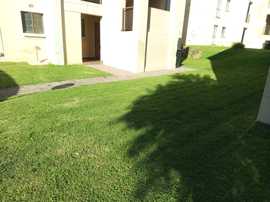 2 Bedroom Property for Sale in Grand Central Gauteng