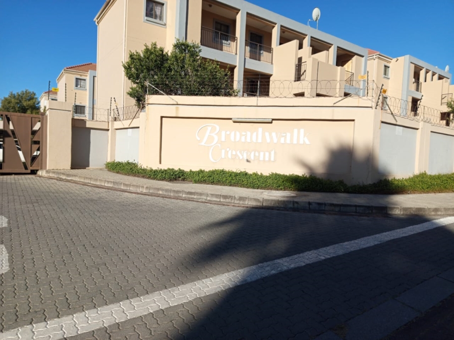 2 Bedroom Property for Sale in Grand Central Gauteng