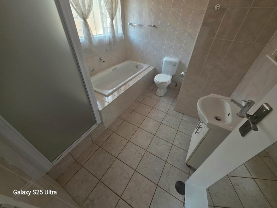  Bedroom Property for Sale in Green Acres Estate Gauteng